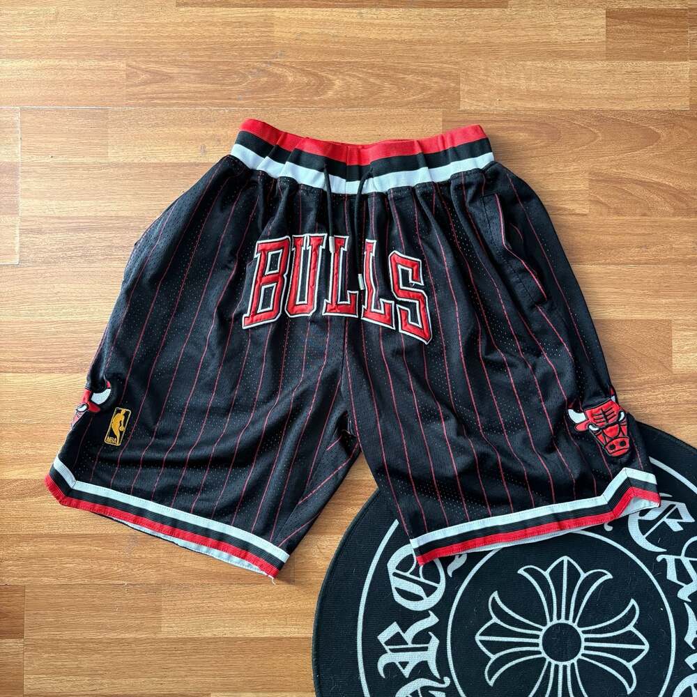 Just Don Chicago Bulls 1997-98 Black Red Striped Basketball Shorts XL